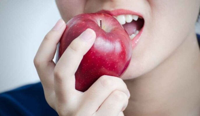 Mộng thấy bản thân đang ăn táo lành hay dữ?